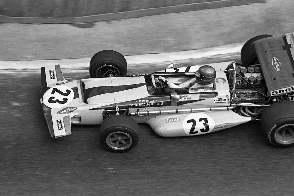 Der spilles for meget på følelserne i portrættet af supersvenskeren Ronnie Petersons karriere i 1970’ernes Formel 1. 