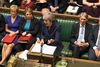 Theresa May i Underhuset, hvor hun skal forsøge at få sin brexit-aftale stemt igennem. Foto: Mark Duffy/AFP/UK Parliament
