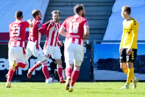 AaB hentede søndag tre vigtige point til bundstriden, da man på udebane slog AC Horsens med 4-0 i Superligaen.