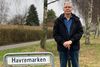 Bent Hansen bor, sammen med sin kone Ingrid, på Havremarken i Lystrup. Det er en af de kommunale veje, Aarhus Kommune ville nedklassificere til privat fællesvej. Foto: Privat