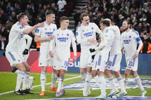 FCK slog OB med 7-0 efter to røde kort til OB. Det var en tangering af historiens største superligasejr.