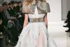 Til modeugen i New York havde Ege skabt en couture-kollektion og viste i alt 20 tøjsæt frem, som var lavet af den nye tæppekollektion.
