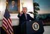 En bog fra veteranjournalisten Bob Woodward, der bl.a. dokumenterer præsident Donald Trumps tvetydige omgang med informationer om coronaepidemien, lander midt i valgkampens slutspurt. Foto: Doug Mills/AFP
