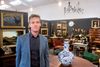 Peter Beck er ud over at være afdelingsleder i auktionshuset Bruun Rasmussens Aarhus-afdeling også vurderingssagkyndig i moderne kunst og design.