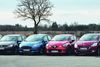 Aldrig har minibilerne været bedre, og vi har fundet seks af de mest aktuelle: Fra venstre er det Toyota Yaris, VW Polo, Ford Fiesta, Renault Clio, Peugeot 208 og Citroën C3.