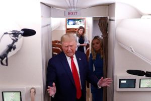 De seneste uger har budt på den ene hårrejsende afsløring efter den anden om USA’s tidligere præsident Donald Trump og angrebet på Kongressen sidste år. Men har det overhovedet nogen konsekvenser for Trump? Jyllands-Postens USA-korrespondent tager en status på den betændte sag.