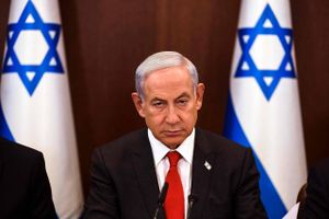 Nuværende og tidligere højesteretspræsidenter beskriver et kontroversielt udspil til en retsreform som »en håndgribelig fare for Israels demokrati«.