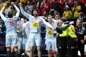 Sverige var foran med fire mål, men tabte bronzekampen til Spanien efter en slap anden halvleg.