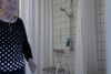 Beboerne på Thorsgården har de seneste uger måtte nøjes med at blive vasket i håndvasken og må nu køres ud af huset for at komme i brusebad, efter at der er fundet legionellabakterier i rørene. Foto: Joachim Ladefoged