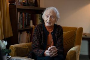     Den 95-årige Arlette Andersen i Fredericia, den 22. januar 2020. Arlette Andersen overlevede Auschwitz. Den 27. januar 2020 er 75 år siden, lejren blev befriet. Snart er de sidste øjenvidner til nazisternes udryddelseslejre væk. Arlette Andersen håber, at hun har bidraget til, at Holocaust aldrig bliver glemt. Foto: Claus Fisker/Ritzau Scanpix