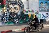 Palæstinenserne forsøger at få Gaza og Vestbredden anerkendt som en selvstændig palæstinensisk stat med Østjerusalem som hovedstad.