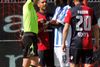 Sulley Muntari forlod banen i protest kort før tid, da dommeren netop havde tildelt ham et gult kort. Foto: Fabio Murru/AP