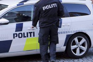 Strakspåbuddet er ophævet, men ejeren af gården er blevet sigtet, kan Østjyllands Politi nu oplyse. 