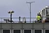 Udstyr til bekæmpelse af droner er opstillet i Gatwick-lufthavnen. Foto: John Stillwell/AP