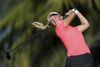 Emily Pedersen lavede fredag fem birdies, men tre bogeys forhindrede hende i at spille sig helt op i toppen ved Women's World Championship i Singapore. Foto: Paul Miller/Ritzau Scanpix