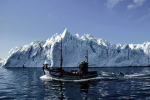 Endnu en gang har Grønland haft ekstrem varme, og Danmark ekstrem nedbør, men klimaprofessor advarer mod at give klimaforandringer hele skylden.