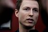Det vil være uklogt, hvis man meget gammeltestamentligt holder fast i noget, som er skrevet i regeringsgrundlaget, siger Jesper Petersen nu.