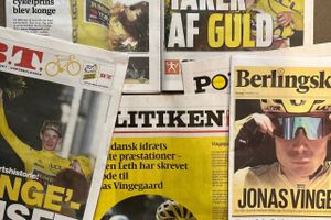 Jonas Vingegaard bliver efter sin Tour-sejr hyldet i de danske aviser, hvis forsider er gået i gult.