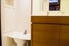 Toilet og bad ved owners cabin er stort og venligt, og der er bidet, som italienerne godt kan lide det.