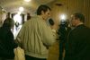 Fra filmen ”Idealisten” : DR-journalisten Poul Brink, der spilles af Peter Plaugborg, interviewer daværende udenrigsminister Niels Helveg Petersen (R), som spilles af Hans Henrik Clemmensen.