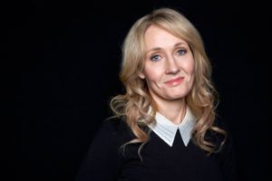 Transkønnede forsøger at lukke munden på kritikere. Det har forfatter J.K. Rowling, der står bag Harry Potter-bøgerne, oplevet. 