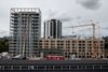 Forældrekøb af lejligheder er blevet mere lukrativt. Denne model benyttes især i Aarhus, viser tal fra Home. Her ses opførelsen af Æggepakkeriet ved siden af Godsbanen i Aarhus. Foto: Casper Dalhoff