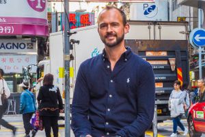 Gennem de seneste par år har den 36-årige Christian Holm Nielsen boet og arbejdet i Hongkong. Som senior digital pipeline manager i den internationale finanskoncern HSBC arbejder han dagligt med at udvikle digitale betalingsplatforme og tjenester på tværs af Asien og Australien.