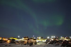 Internationale forskere har opdateret den magnetiske nordpols placering et år før planen.