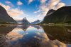 Grønklædte bjerge og glasklart vand gør Fiordland National Park til en naturople- velse, man sent glemmer. Foto: Getty Images