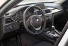 Typisk BMW-førerplads i tyskernes mest leasede bil i Danmark. Her en version med mærkets fine automatgearkasse.