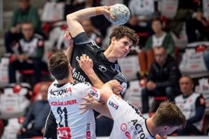 Bjerringbro-Silkeborg vandt med 30-25 over TTH Holstebro og møder i finalen Aalborg, der slog GOG med 33-30.