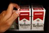 Hvis det står til Dansk Folkeparti, skal cigaretter i fremtiden kun kunne købes via en automat og med et betalingskort, så man sikrer, at køberen er gammel nok til at købe dem.