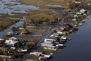Guvernør taler om "forfærdelige" menneskelige omkostninger efter kraftfuld orkans hærgen i USA.