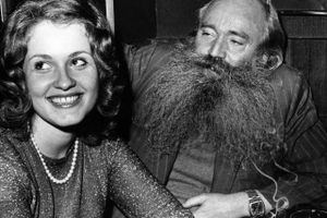15-18-årige piger var i 1960’erne og 1970’erne ansat til at stå seksuelt til rådighed for rejsekongen, beretter tidligere ansatte.