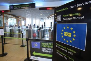EU-Kommissionen forventer, at det vil koste 1,5 mia. kr. at udvikle det nødvendige system, så rejsende fra lande, som EU har visumaftaler med, kan melde deres ankomst på forhånd. Kravet er et led i at styrke de eksterne Schengen-grænser og bygger på erfaringer fra det amerikanske Esta-system. Foto: Niall Carson