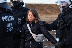 Tysk politi har for anden gang på tre dage båret Grete Thunberg væk fra demonstration i Lützerath.