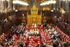 Den traditionsrige åbning af parlamentet fik i år et absurd præg som følge af krisen i regeringspartiet Labour. Foto: Roger Harris/Reuters