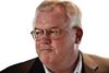 ”Det her var regeringens sidste skud i bøssen, når det kom til at overbevise danskerne om, at de kunne skabe arbejdspladser og vækst. Det spolerer de fuldstændig med indgrebet,” siger politisk kommentator Hans Engell.