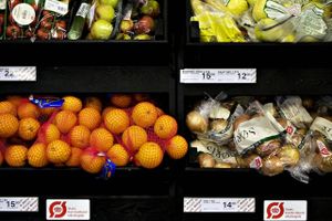 Det dyreste supermarked er mere end 50 pct. dyrere end det billigste i en stor pristest af 11 butikskæders frugt- og grøntafdeling.