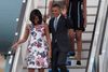 Barack Obama ankom søndag med sin familie til Cuba på et historisk statsbesøg.