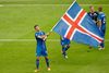22. juni 2016: Island har vundet 2-1 over Østrig og skal møde England i ottendedelsfinalen ved EM. Kári Árnason fejrer sejren i Paris. Foto: Charles Platiau/Reuters