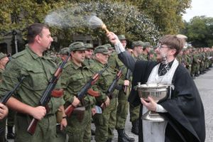 Det er ulovligt, men fredag sætter vil Vladimir Putin annektere dele af Ukraine. Med hjælp fra forsker Flemming Splidsboel ser vi nærmere på, hvorfor Putin valgte netop dette træk, og hvad der kan ske nu.
