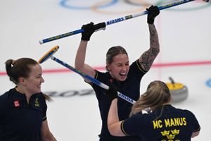 Sverige vandt mændenes curlingturnering og er oppe på otte guldmedaljer og 18 medaljer i alt i Beijing.