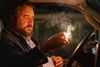 »Russell Crowe er sindsforvirret« står der på den amerikanske plakat til spændingsfilmen ”Unhinged”. Man skulle næsten tro, folkene bag filmen også var det. Foto: Nordisk Film