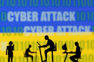 Ukraine vil have hjælp af landets hackere, og det vælter ind med henvendelser. Men nu skal de sørge for at undgå de russiske.