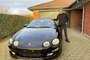 Japanske sportsvogne fra 1990’erne byder på noget helt særligt, mener Ronni Larsen, der har en Toyota Celica 2,0 GTi som sommerbil. 