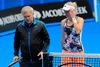 Niveauet af udtalelser har ført til en debat om, hvorvidt indslagene overhovedet er relevante, når resultatet oftest er kommentarer uden kant eller eftertanke, og Piotr Wozniacki er ikke imponeret efter tennissportens første skridt på området.
