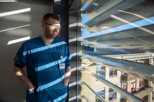 Joachim Torp Hoffmann-Petersen stod som anæstesilæge med en hjernedød ung mand, hvis familie ønskede, at han skulle være organdonor. Men politiet sagde nej. Siden 2017 har politiet i alt 17 gange nedlagt forbud mod en mulig donation. 