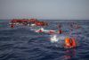 Indtil videre er der i år ankommet 96.758 flygtninge og migranter til Italien efter en tur over Middelhavet. Hver tredje redningsaktion på vandet udføres af en ngo. Foto: Santi Palacios/AP