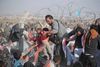 Omkring to millioner flygtninge fra borgerkrigen i Syrien menes at opholde sig i Tyrkiet netop nu.